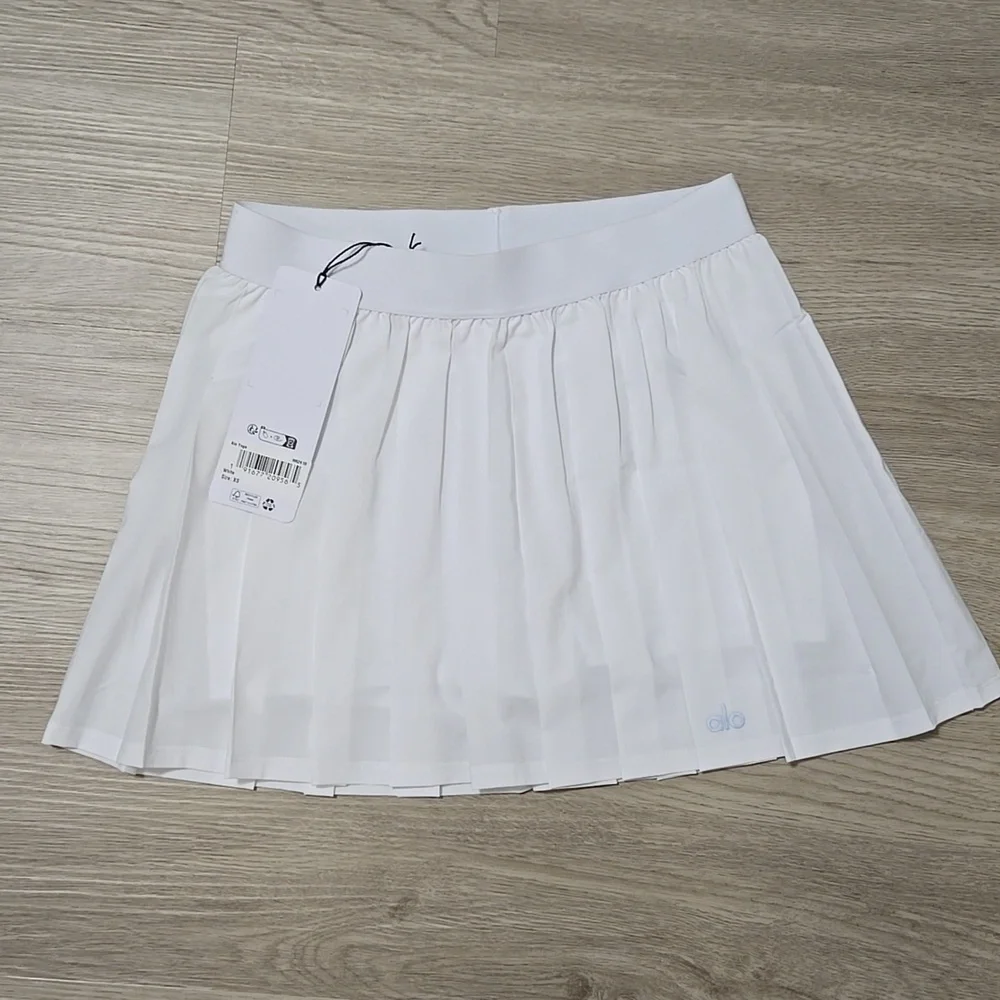 ALO Yoga Varsity Tennis Skirt In White, Size XS, NWT